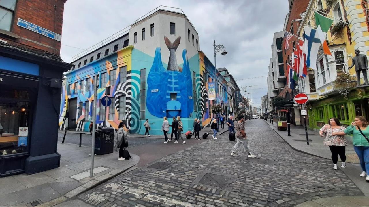 Отель The Auld Dubliner Экстерьер фото