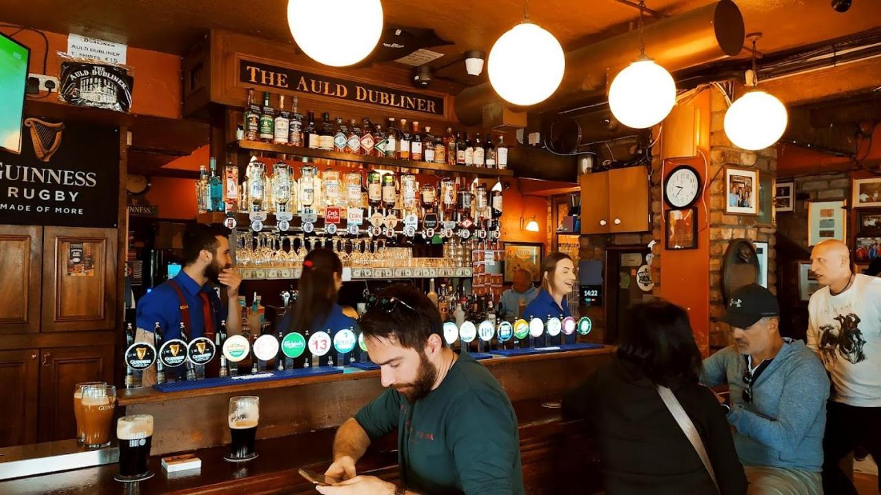 Отель The Auld Dubliner Экстерьер фото